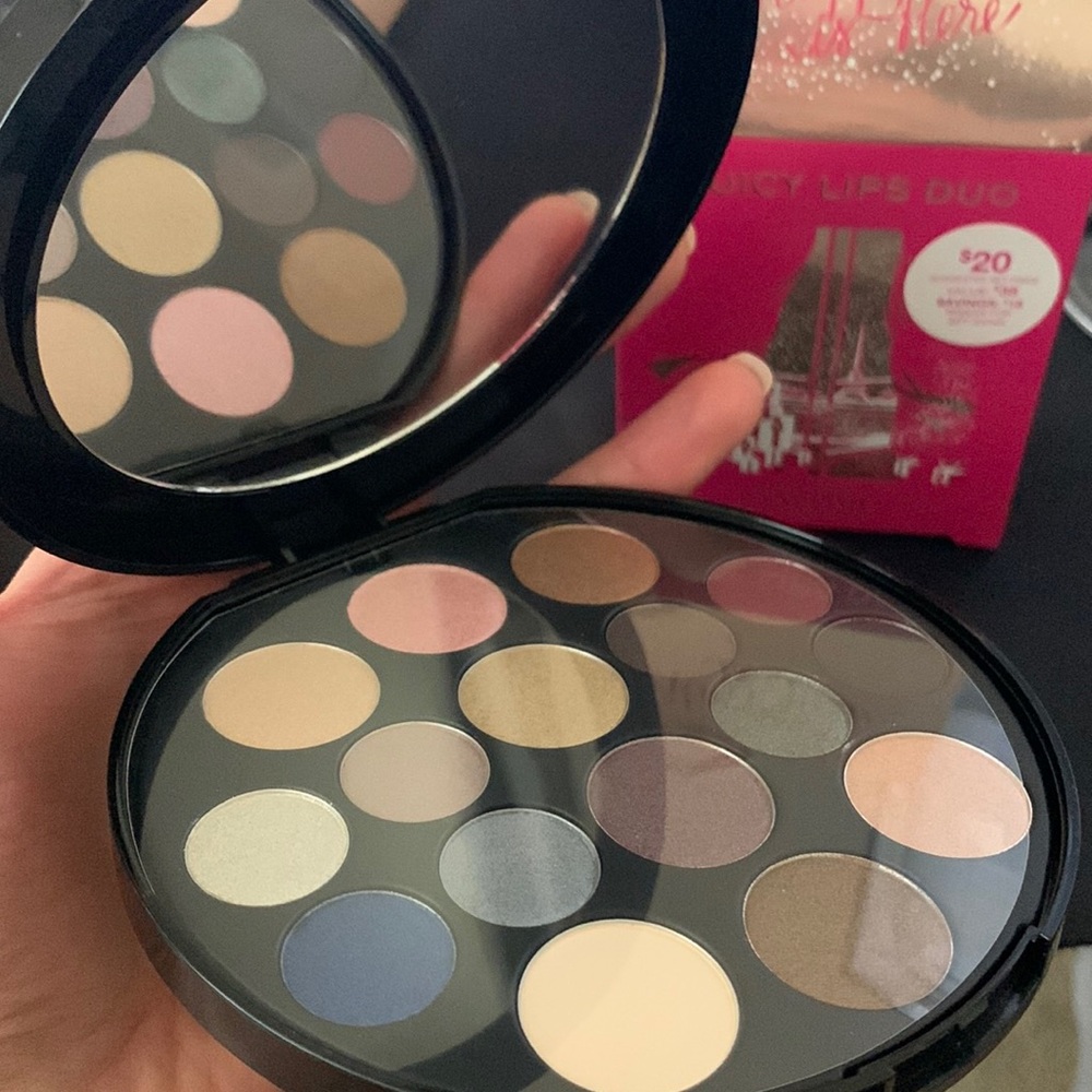 Elizabete Arden eye shadow pallet new never used